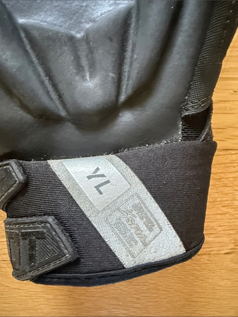 Nike youth large Black football lineman Grip Gloves with Reflective Swoosh